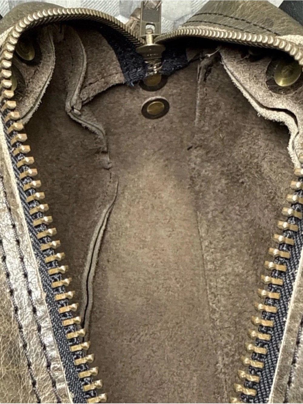 Go Forth Leather - Small Hoffman Shoulder / Crossbody Bag - Picture 10 of 13